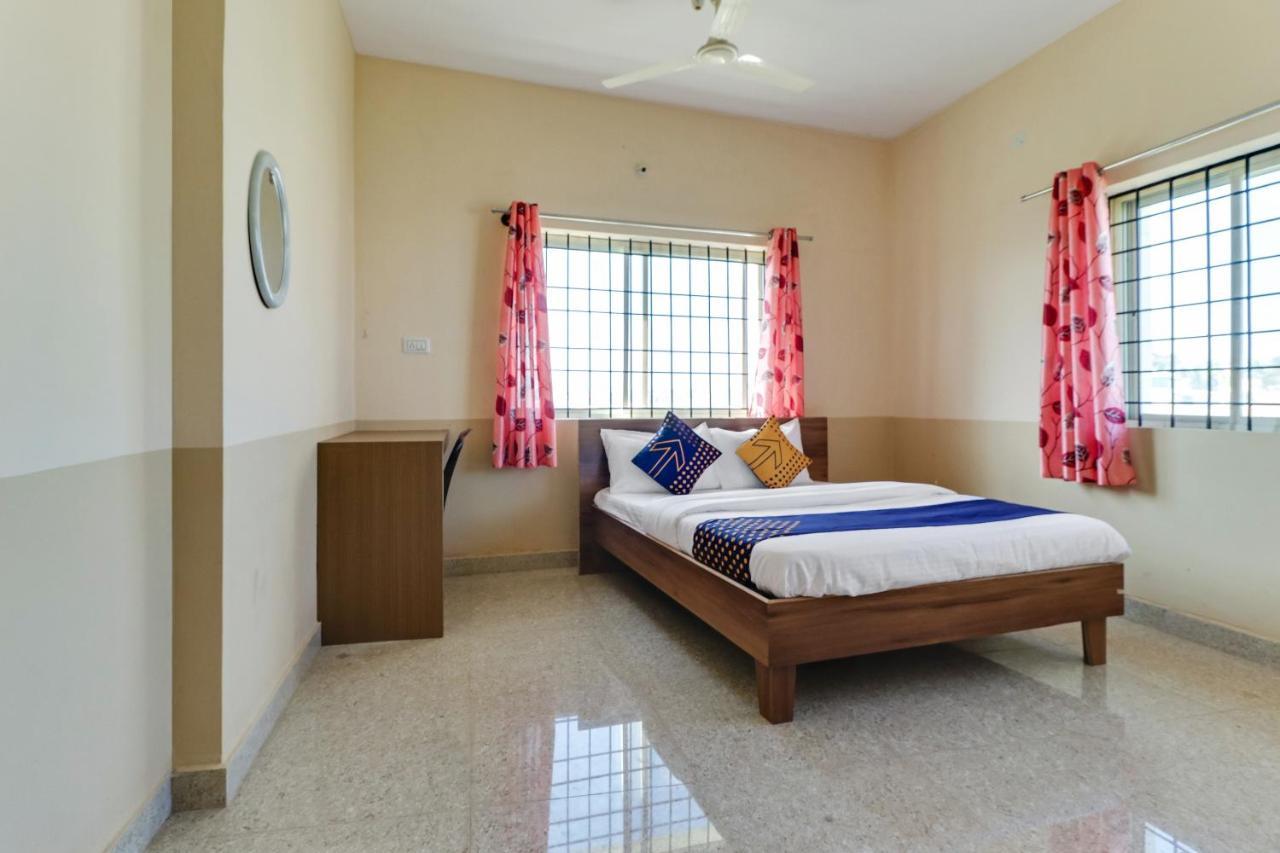 Hotel Spot On 76940 Sri Annapoorneshwari Residency Boarding & Lodging Hassan Exterior foto