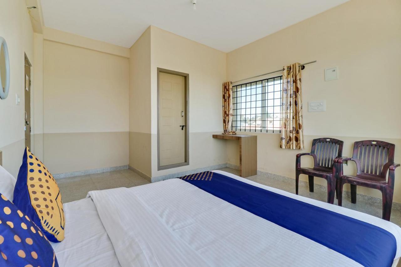 Hotel Spot On 76940 Sri Annapoorneshwari Residency Boarding & Lodging Hassan Exterior foto