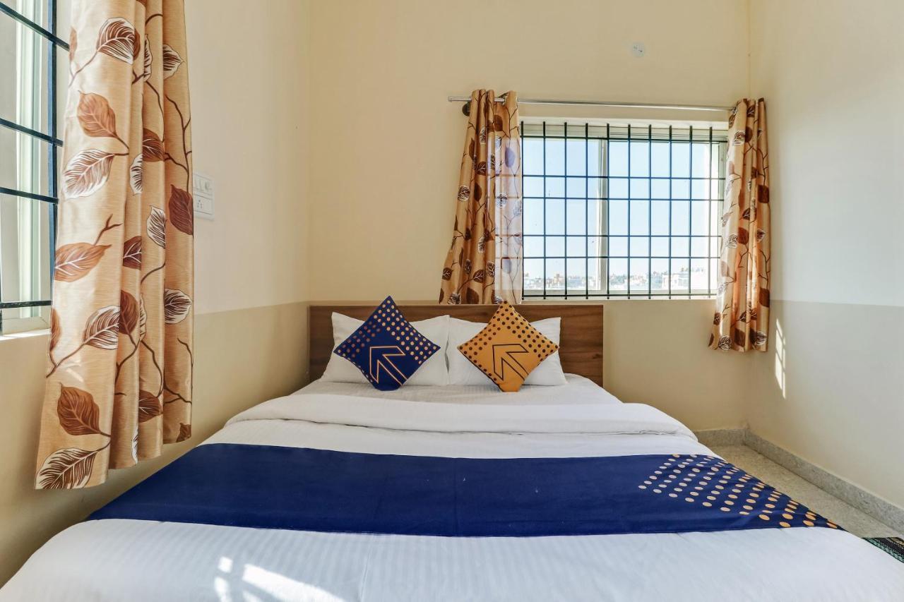 Hotel Spot On 76940 Sri Annapoorneshwari Residency Boarding & Lodging Hassan Exterior foto