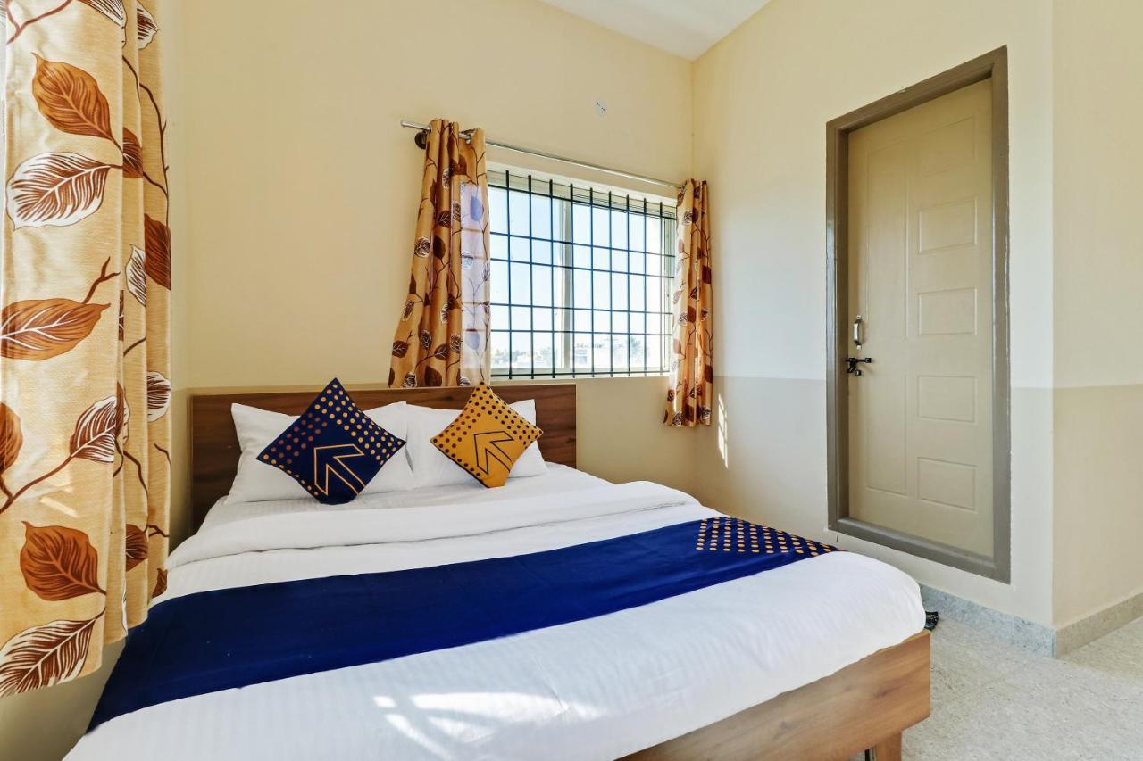 Hotel Spot On 76940 Sri Annapoorneshwari Residency Boarding & Lodging Hassan Exterior foto