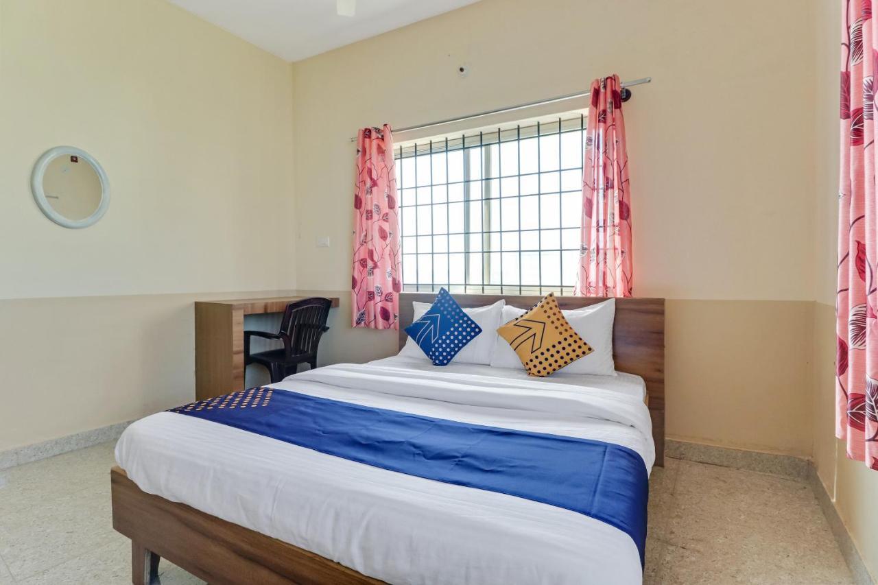 Hotel Spot On 76940 Sri Annapoorneshwari Residency Boarding & Lodging Hassan Exterior foto