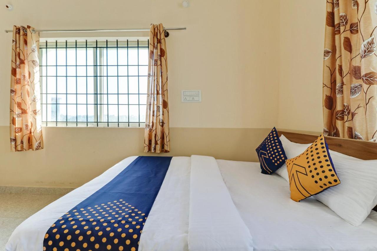 Hotel Spot On 76940 Sri Annapoorneshwari Residency Boarding & Lodging Hassan Exterior foto