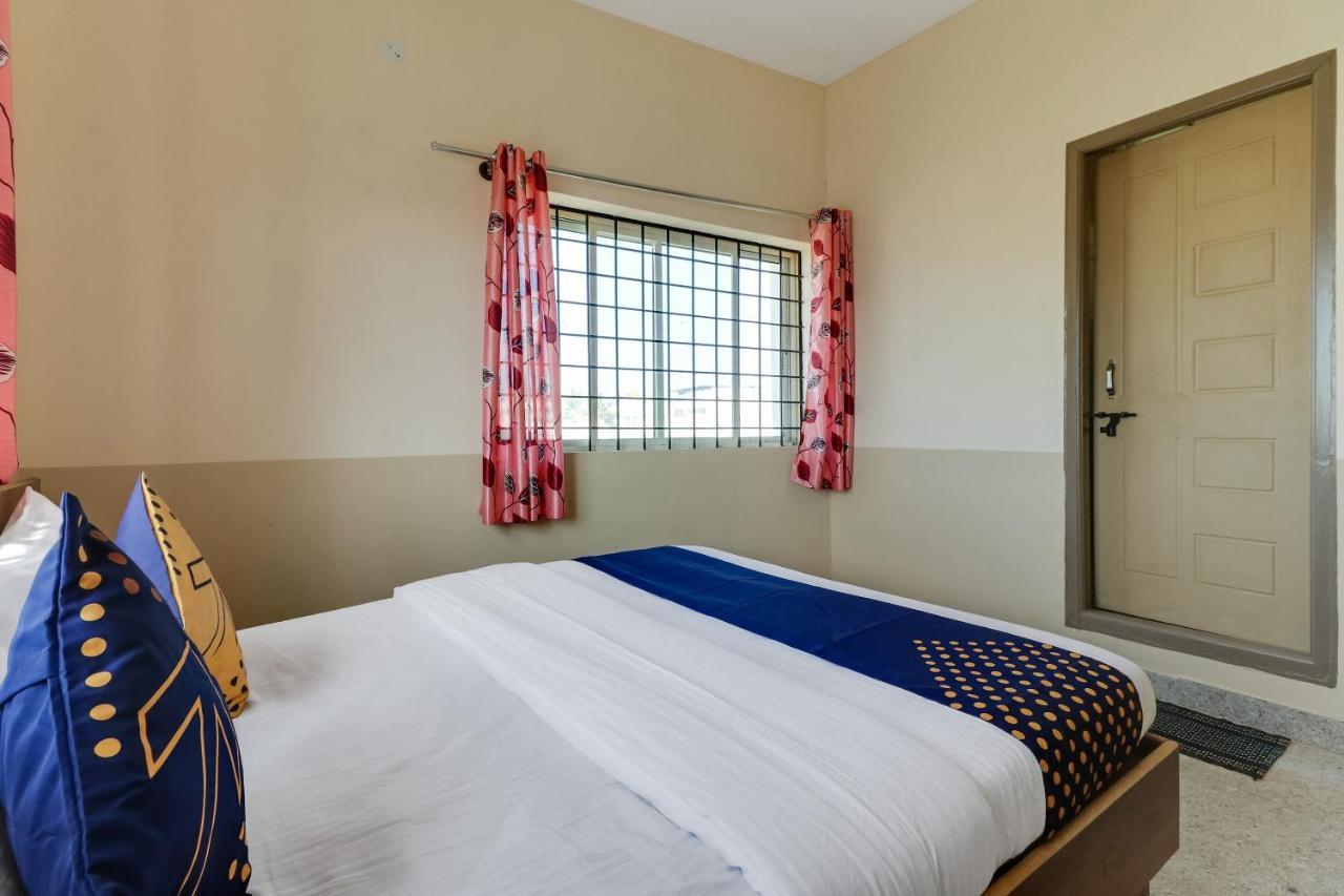 Hotel Spot On 76940 Sri Annapoorneshwari Residency Boarding & Lodging Hassan Exterior foto