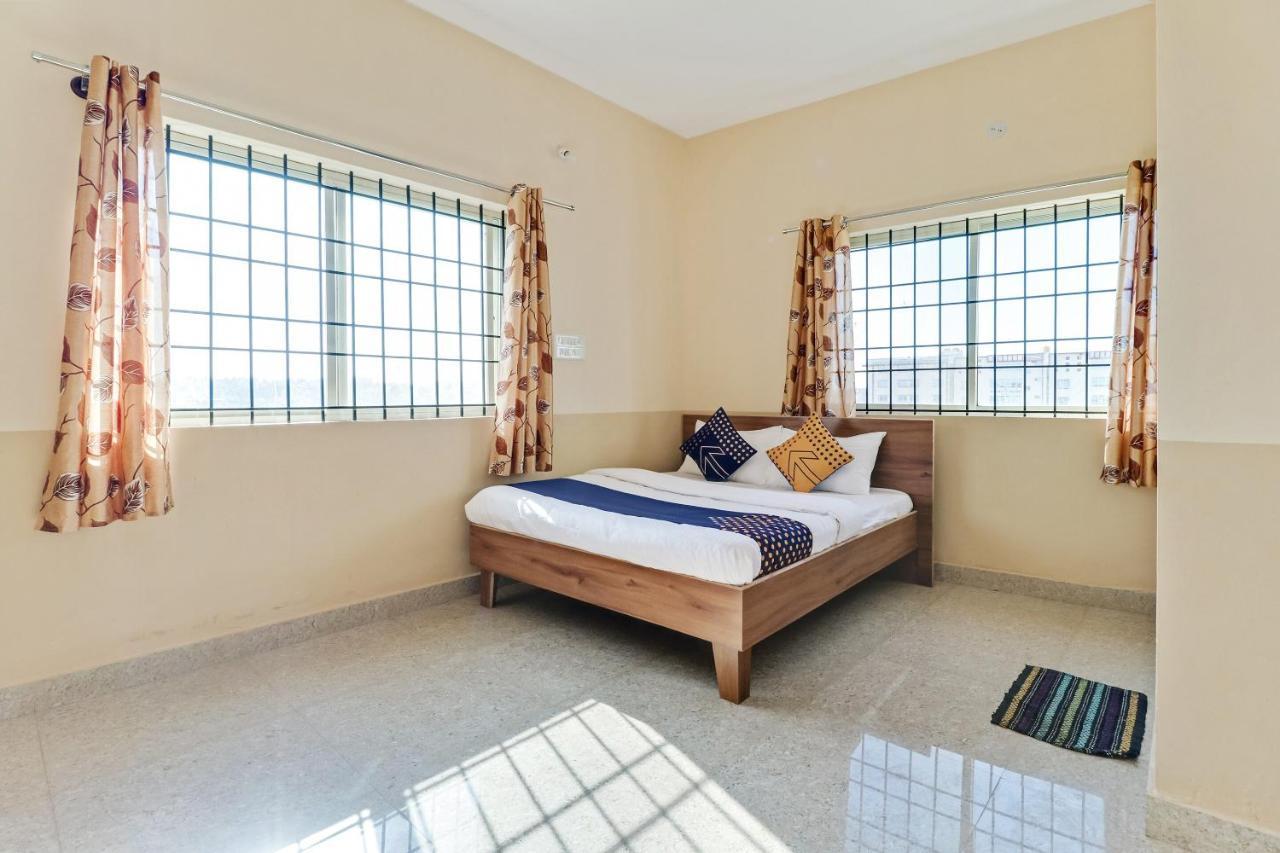 Hotel Spot On 76940 Sri Annapoorneshwari Residency Boarding & Lodging Hassan Exterior foto